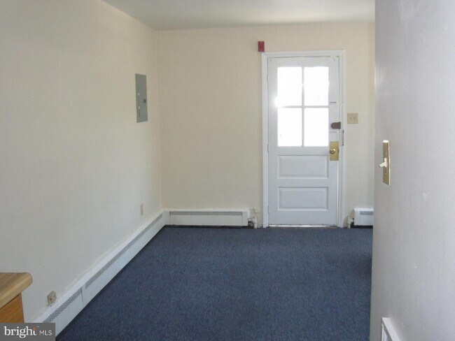 Building Photo - 121 E Gay St