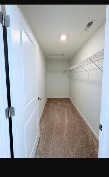 Building Photo - 382 Trinity Wy E