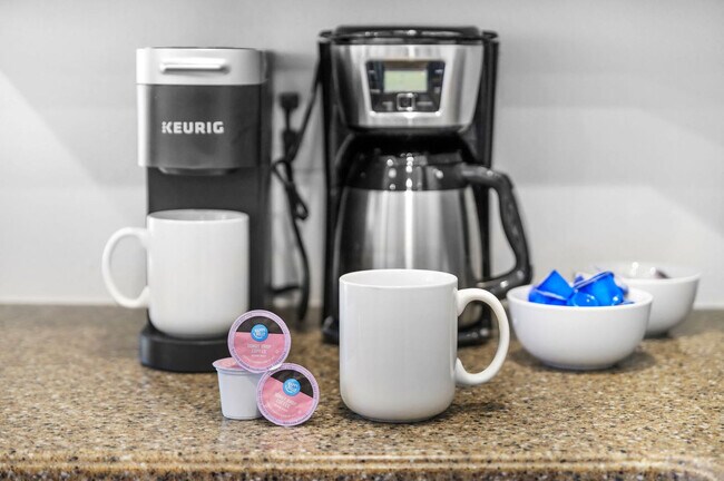 Building Photo - 9414 Laura Anne Dr