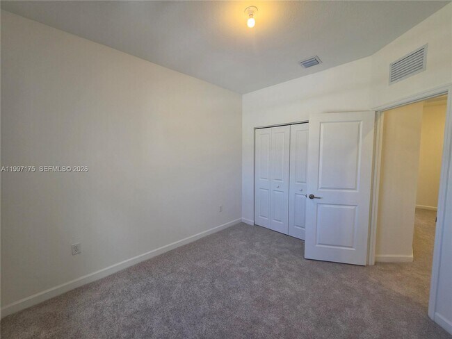 Building Photo - 2739 SE 25th Ave