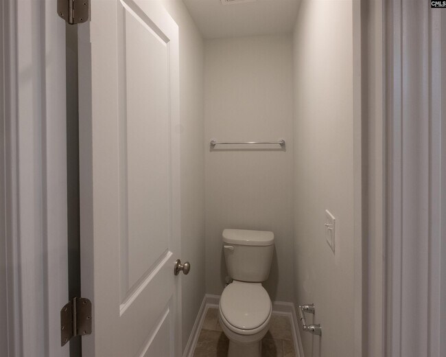 Building Photo - 572 Whippoorwill Dr