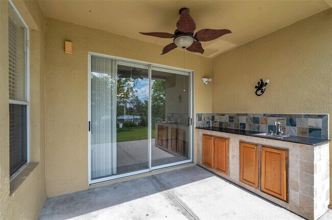 Building Photo - 1915 Fruitridge St