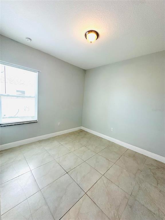 Building Photo - 702 Bluebill Pl