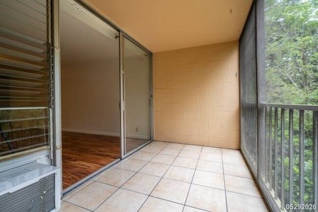 Building Photo - $2,550 / 2br - 793ft2 - Maintained and Freshly Painted 2BR/1BA/2PKG unit in Waikalani Woodland (M...
