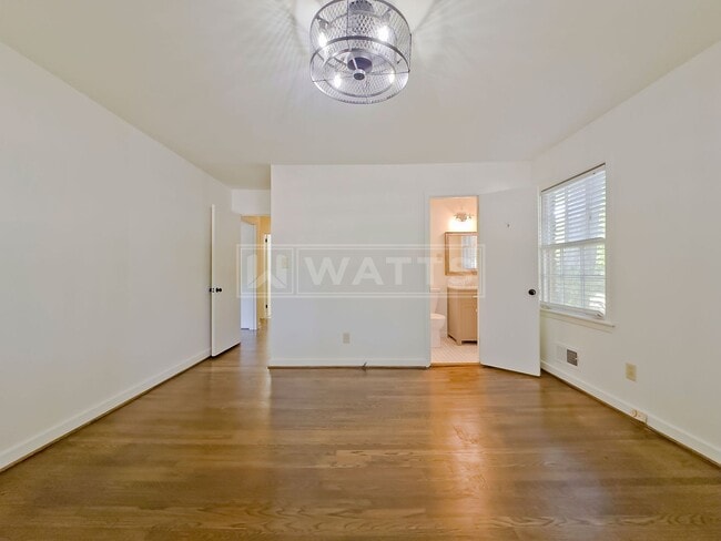 Building Photo - Classic 3-Bed, 2-Bath Ranch Style Home in Crestline