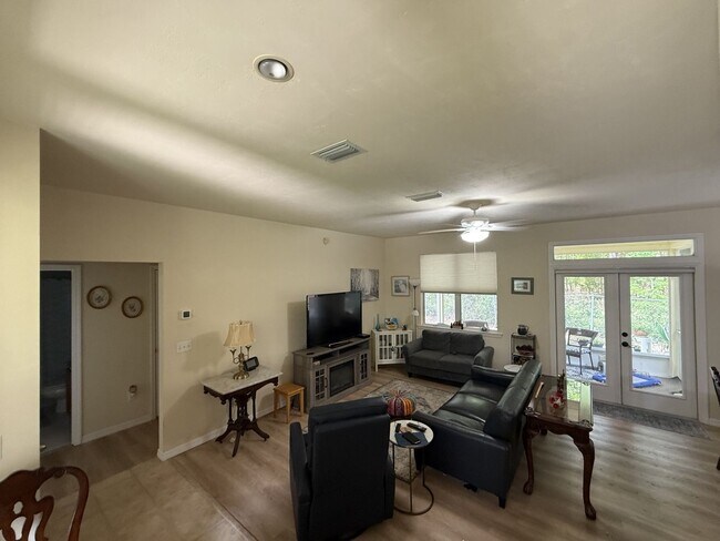 Building Photo - 3 Bedroom 2 Bath Home In Turkey Creek