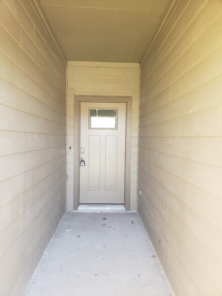 Building Photo - 14431 Sweet Water Dr
