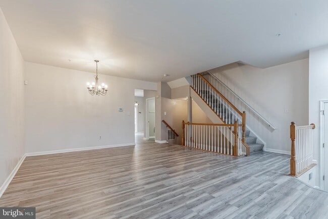 Building Photo - 2602 Streamview Dr