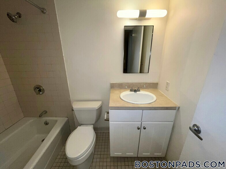 Building Photo - 40 Boylston St