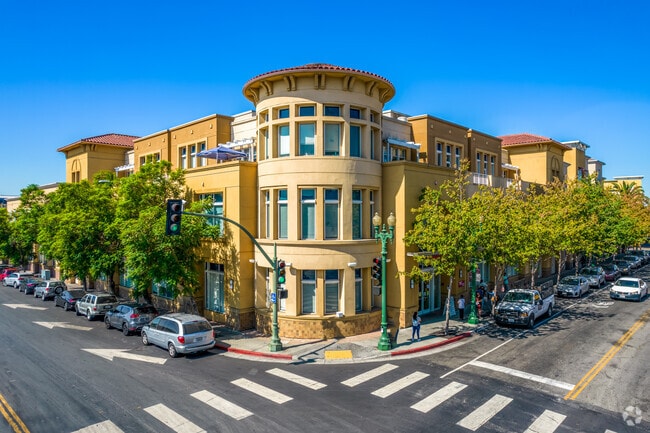 Building Photo - 3301 E 12th St