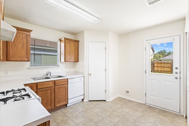 Building Photo - 8519 Snakeweed Dr