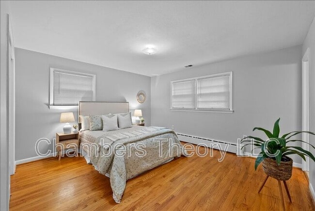 Building Photo - 3035 Hazelton St