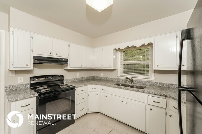 Building Photo - 1739 Mountain Dr