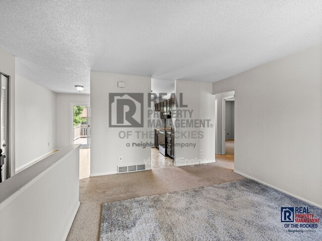 Building Photo - 412 Towhee St