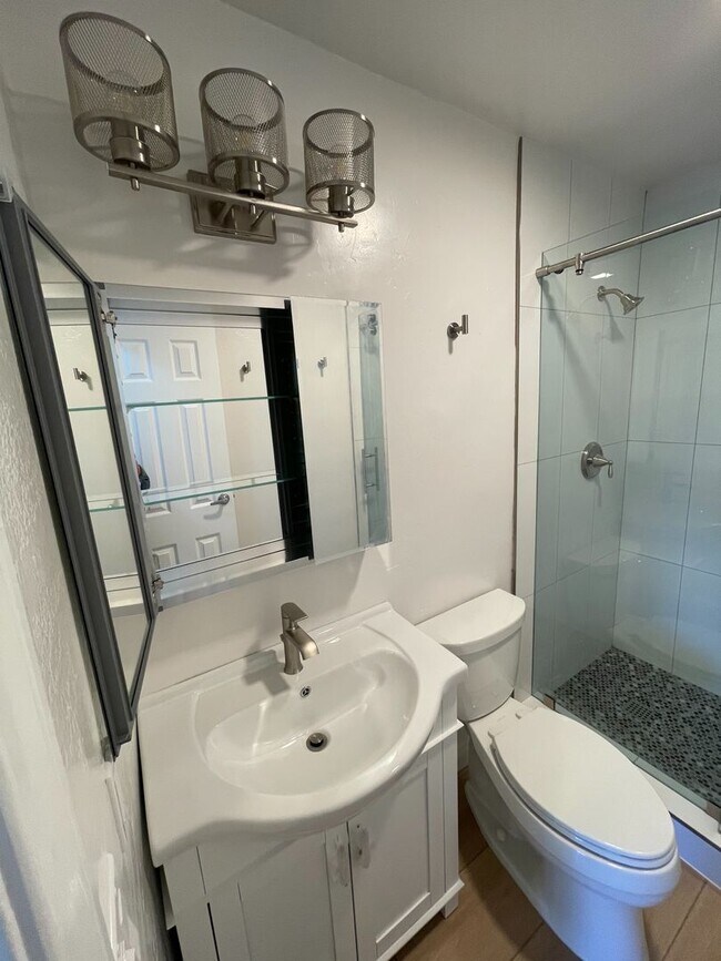 Building Photo - 2238 Manchester Ave