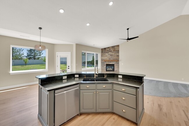Building Photo - 4333 Park Hollow Ln