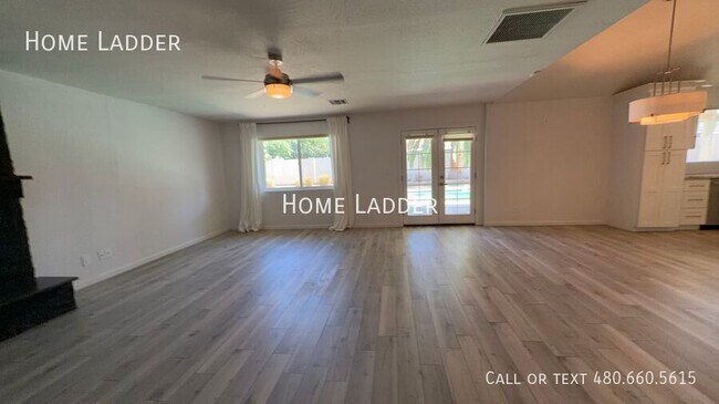 Building Photo - 4362 E Ludlow Dr