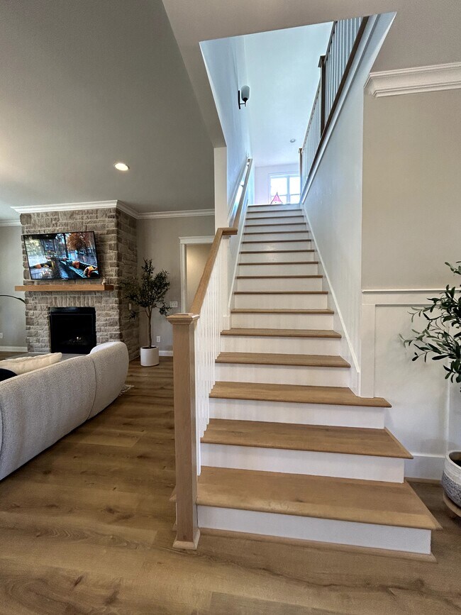 Building Photo - 1000 Alrich Ct