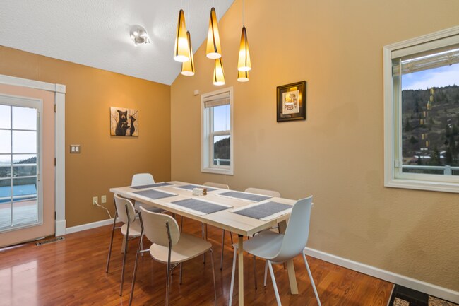 Building Photo - 16131 Black Bear Dr