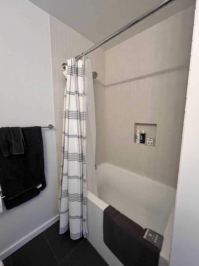 Building Photo - 2950 Fairview Ave E