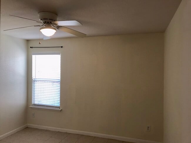 Building Photo - 13003 Bramford Pointe Ln