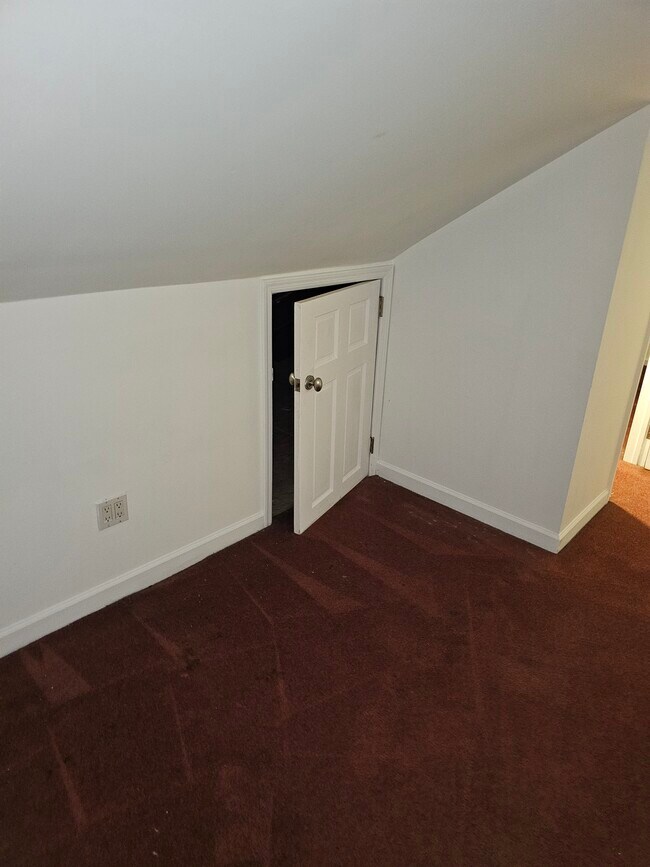 Building Photo - 28 Hartwell Pl