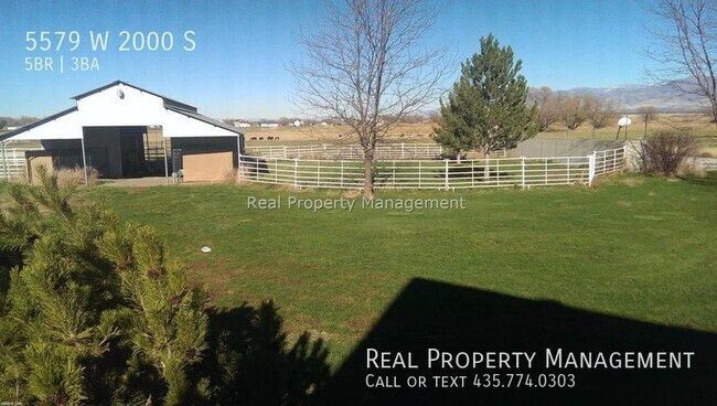 Building Photo - Beautiful 5 Bedroom Home in Mendon! 5 Acre...