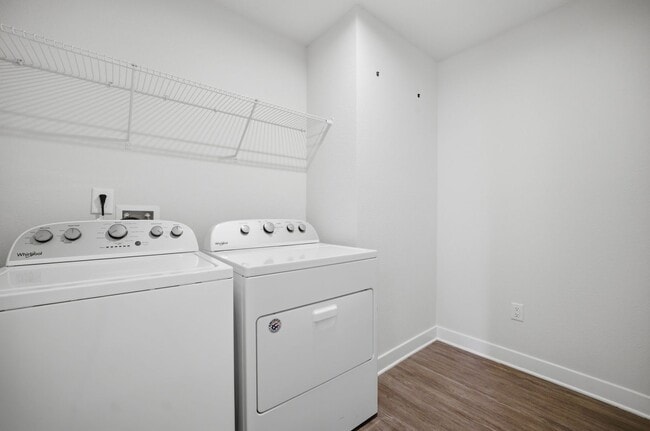 Building Photo - Chesapeake-Townhouse-Cardinal Meadows-3BR-2.5BA-1 Car Garage