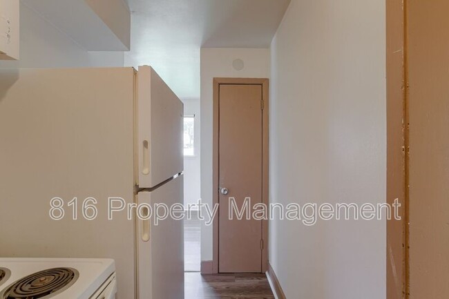 Building Photo - 15411 Barat Ave