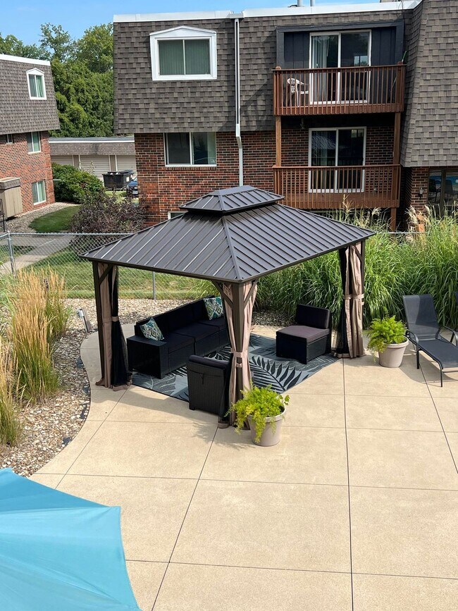 Primary Photo - 2 Bedroom With Partial Pool View