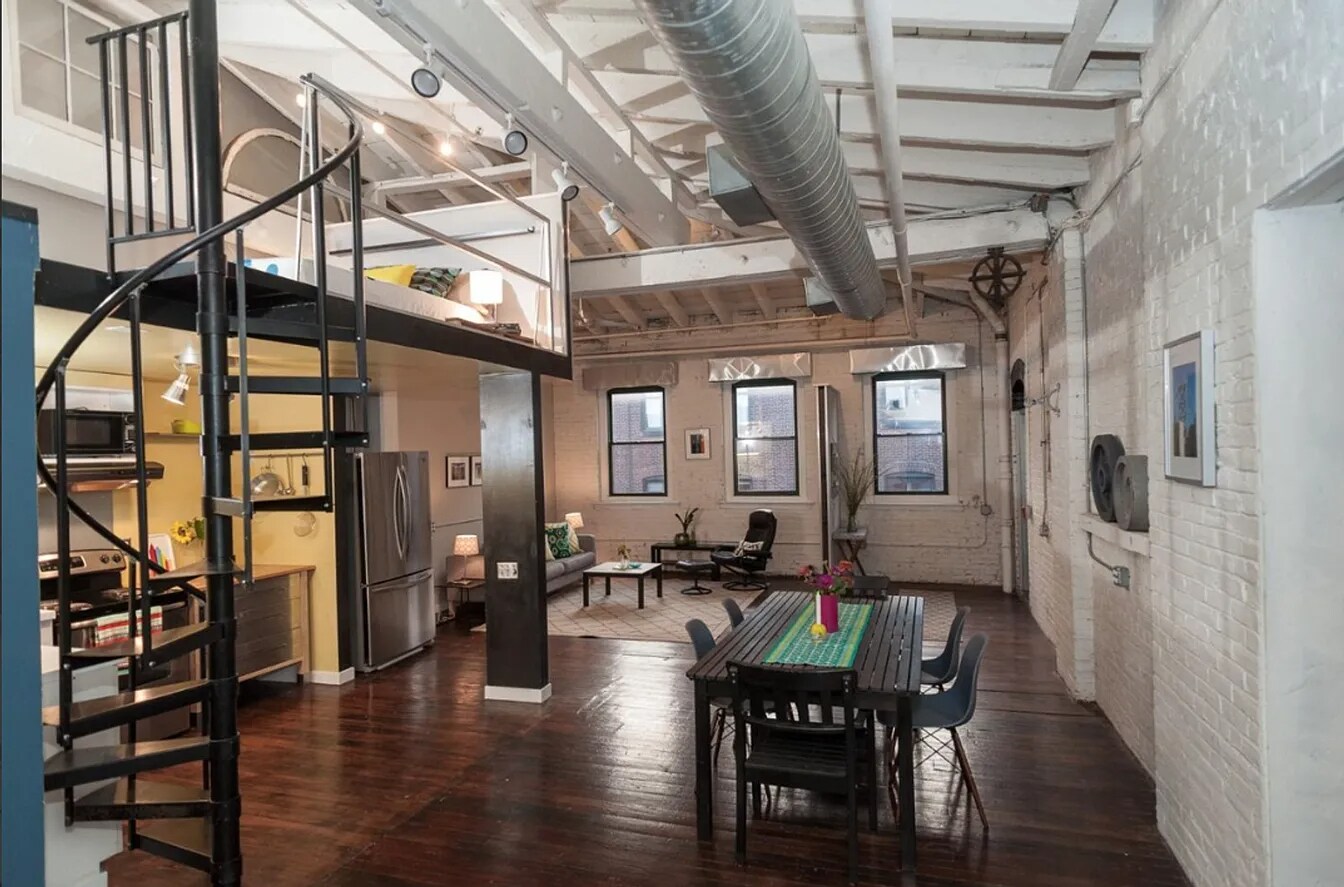 Building Photo - 429 N 13th St