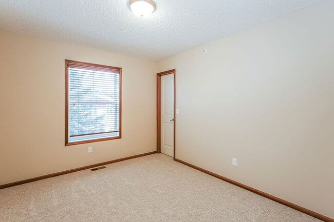 Building Photo - 15640 60th Ave N