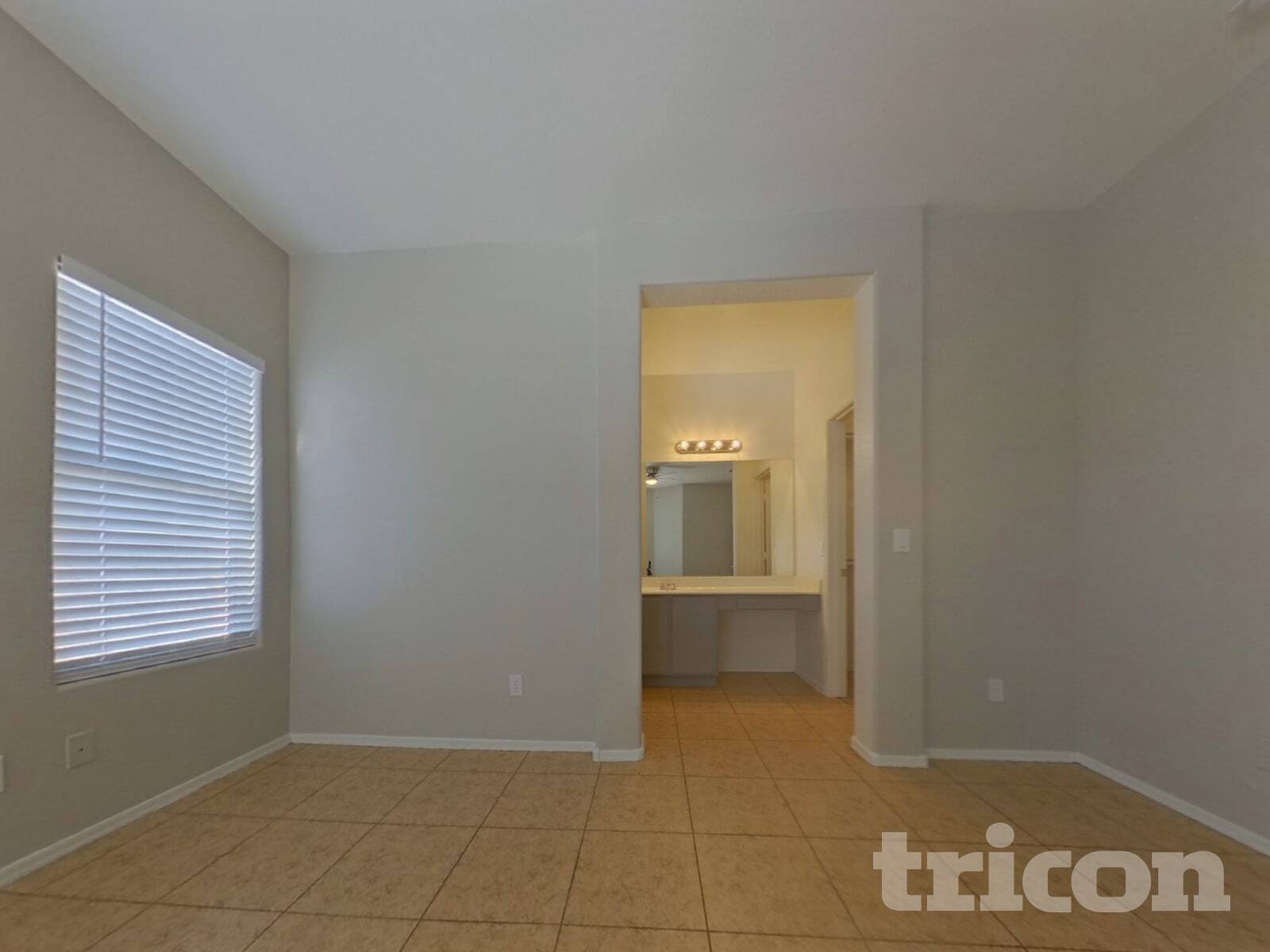 Building Photo - 83 5th Ave W