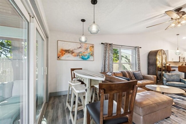 Building Photo - 292 Sunlit Cove Dr NE