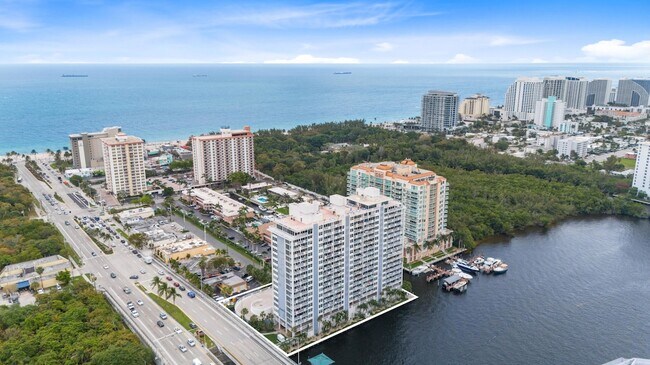 Building Photo - 2800 E Sunrise Blvd