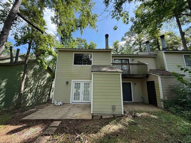 Building Photo - 1820 Nicklaus Dr
