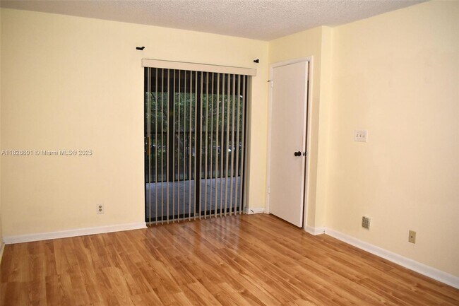 Building Photo - 4459 Carambola Cir S