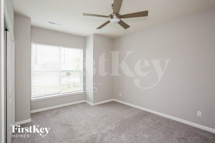 Building Photo - 4434 Hayward Way