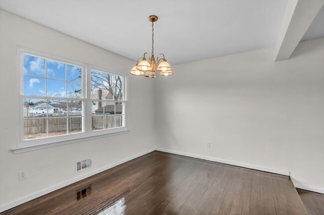 Building Photo - Newly Renovated 4-Bedroom Home with Pool i...
