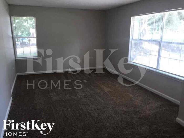 Building Photo - 20 Mildred Ln