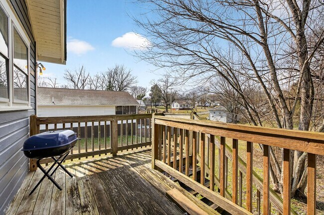 Building Photo - Fully Furnished Historic Home