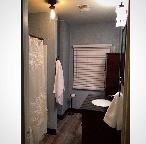 Building Photo - 5855 Curry Rd