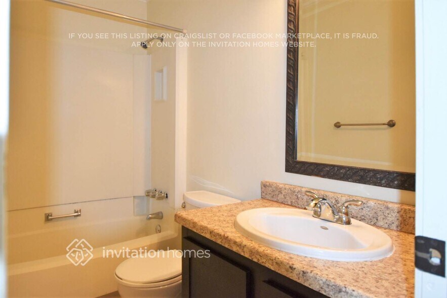 Building Photo - 9415 Thistle Trail Dr