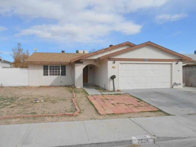 Primary Photo - Spacious 1 story home in Spring Valley