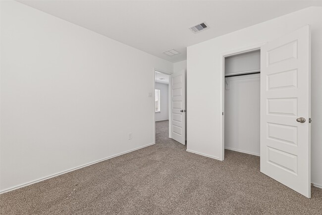 Building Photo - 7427 Audubon Russet Dr