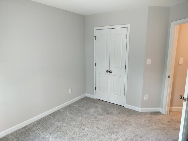 Building Photo - 1051 McKay Dr
