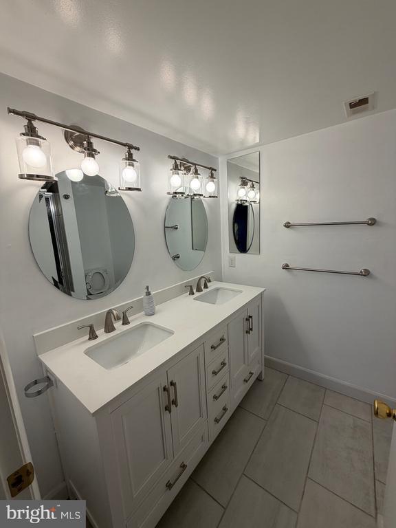 Building Photo - 117 Castletown Rd