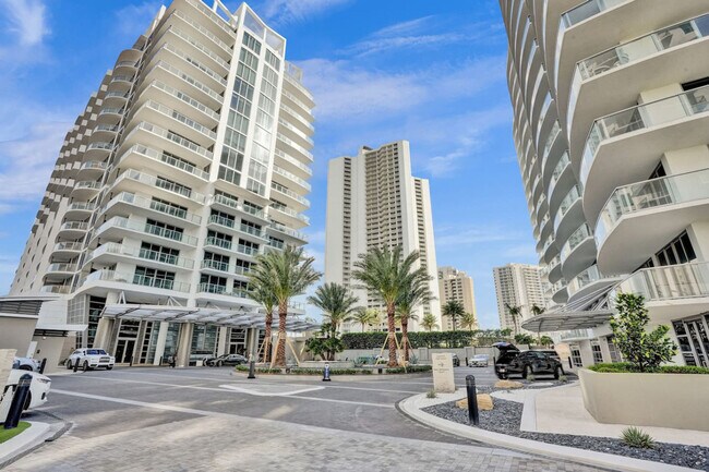 Building Photo - 3100 N Ocean Dr