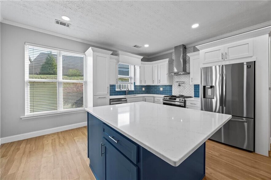 Building Photo - 6616 Splashwater Dr