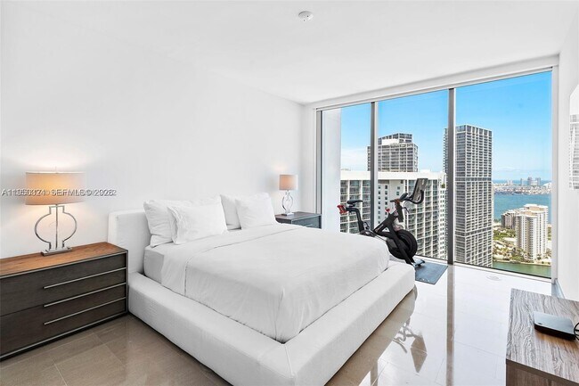 Building Photo - 68 SE 6th St